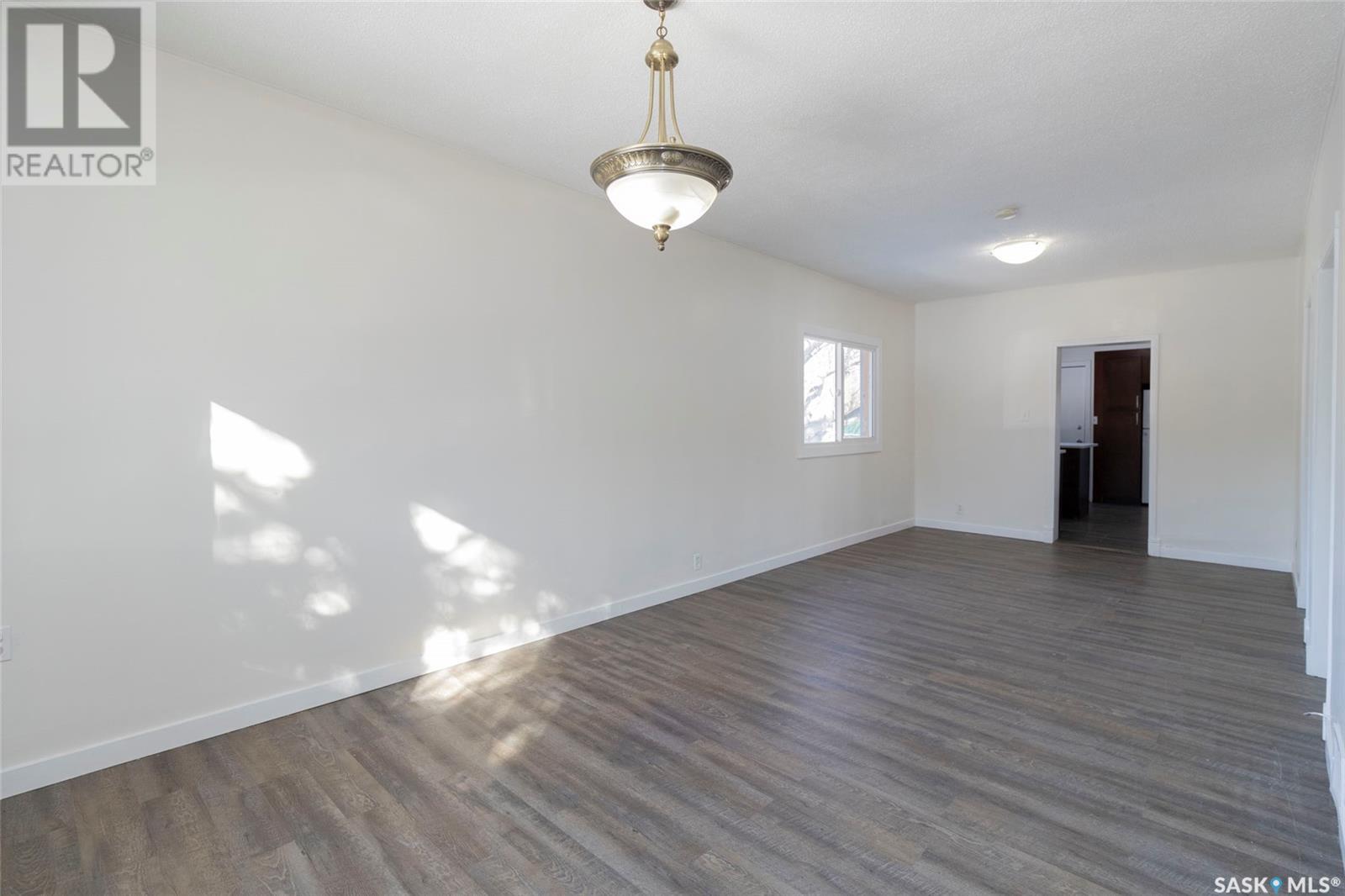 Property at 308 M AVENUE N image 2