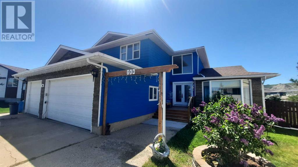 Property at 710 Bankview Close image 1