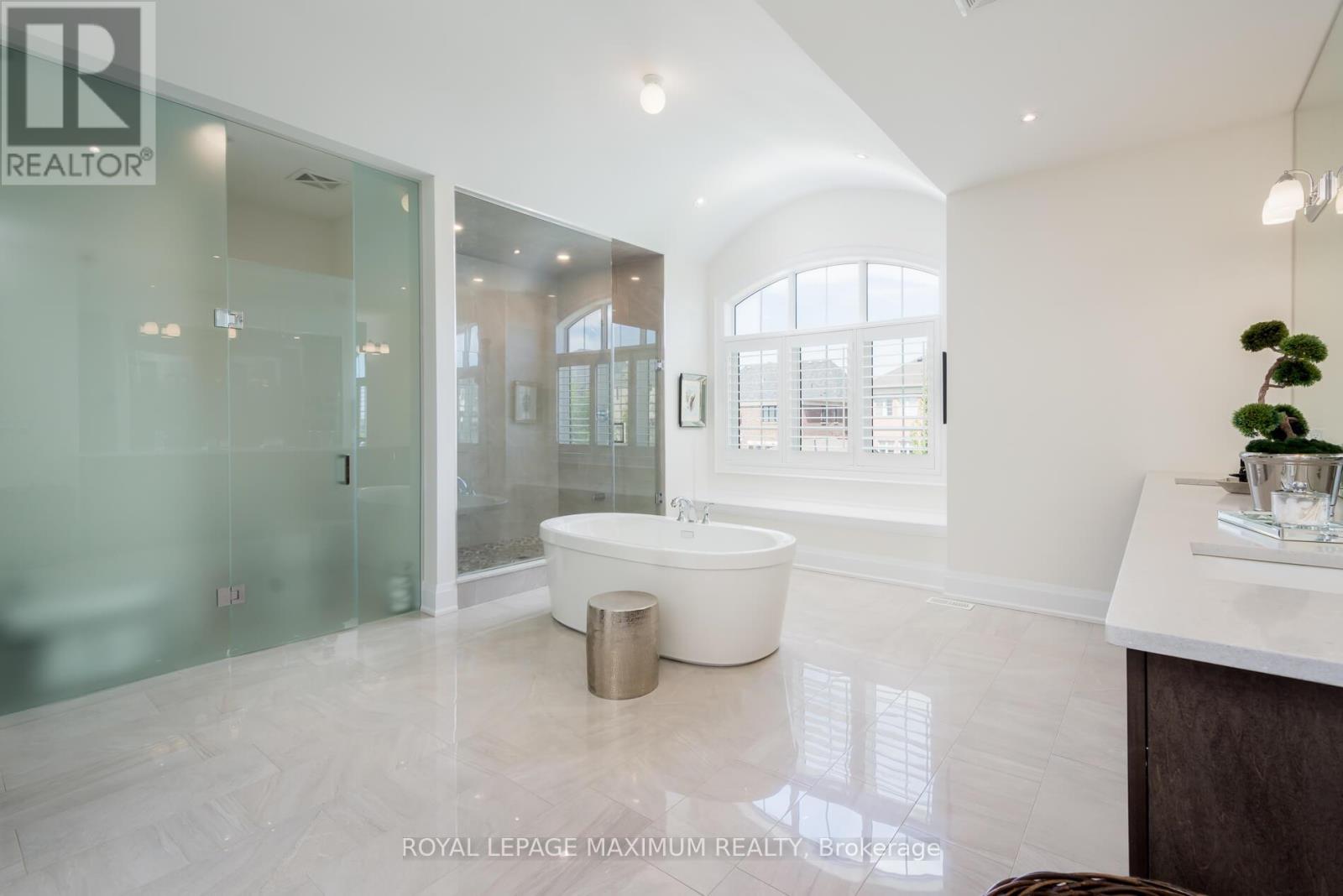 49 Mary Natasha Court, Vaughan (Kleinburg), Ontario  L4H 4N6 - Photo 27 - N12186236