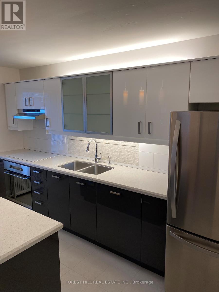 2 - 10 Arcadian Circle, Toronto, Ontario  M8W 2Y9 - Photo 1 - W12186219