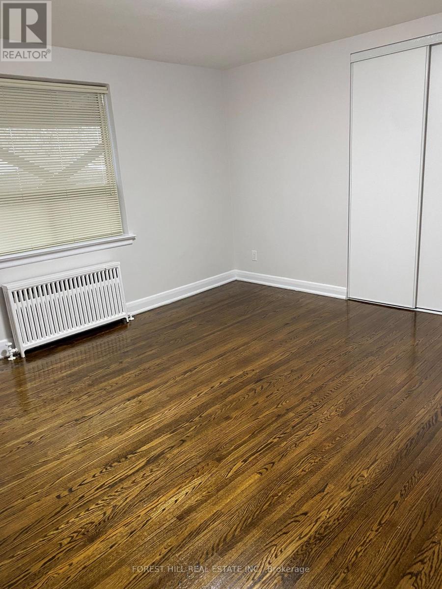 2 - 10 Arcadian Circle, Toronto, Ontario  M8W 2Y9 - Photo 13 - W12186219