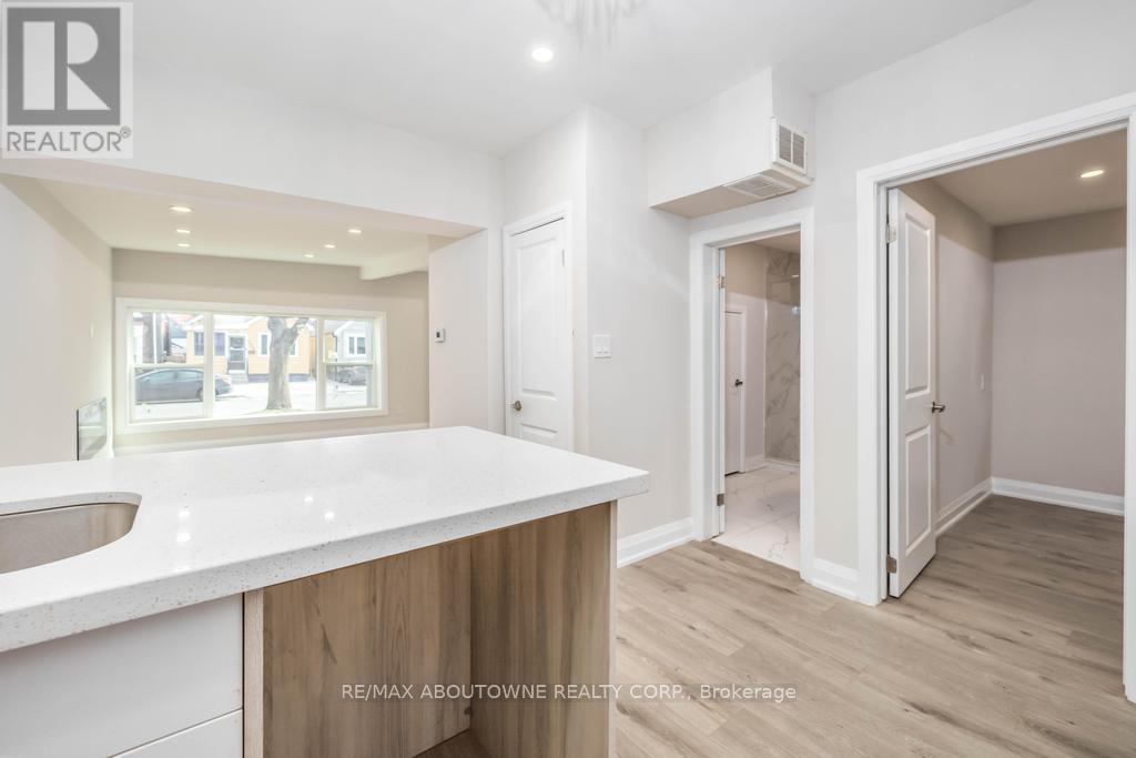131 West Avenue N, Hamilton, Ontario  L8L 5C4 - Photo 8 - X12156943
