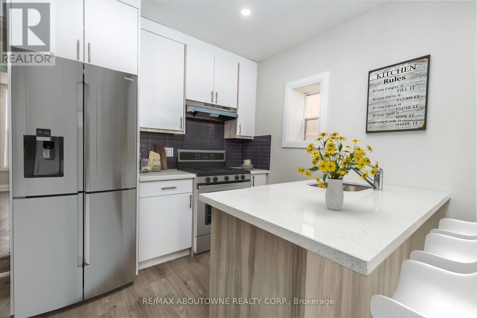 131 West Avenue N, Hamilton, Ontario  L8L 5C4 - Photo 7 - X12156943