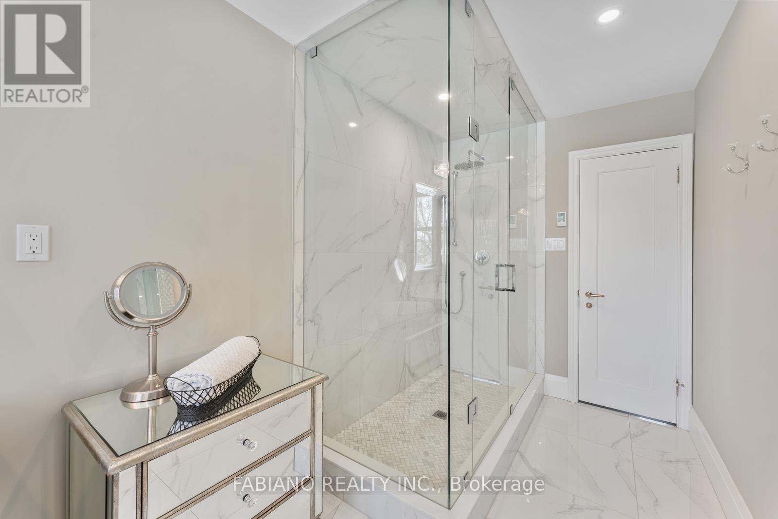 186 Wigwoss Drive, Vaughan, Ontario  L4L 4H2 - Photo 28 - N12114592
