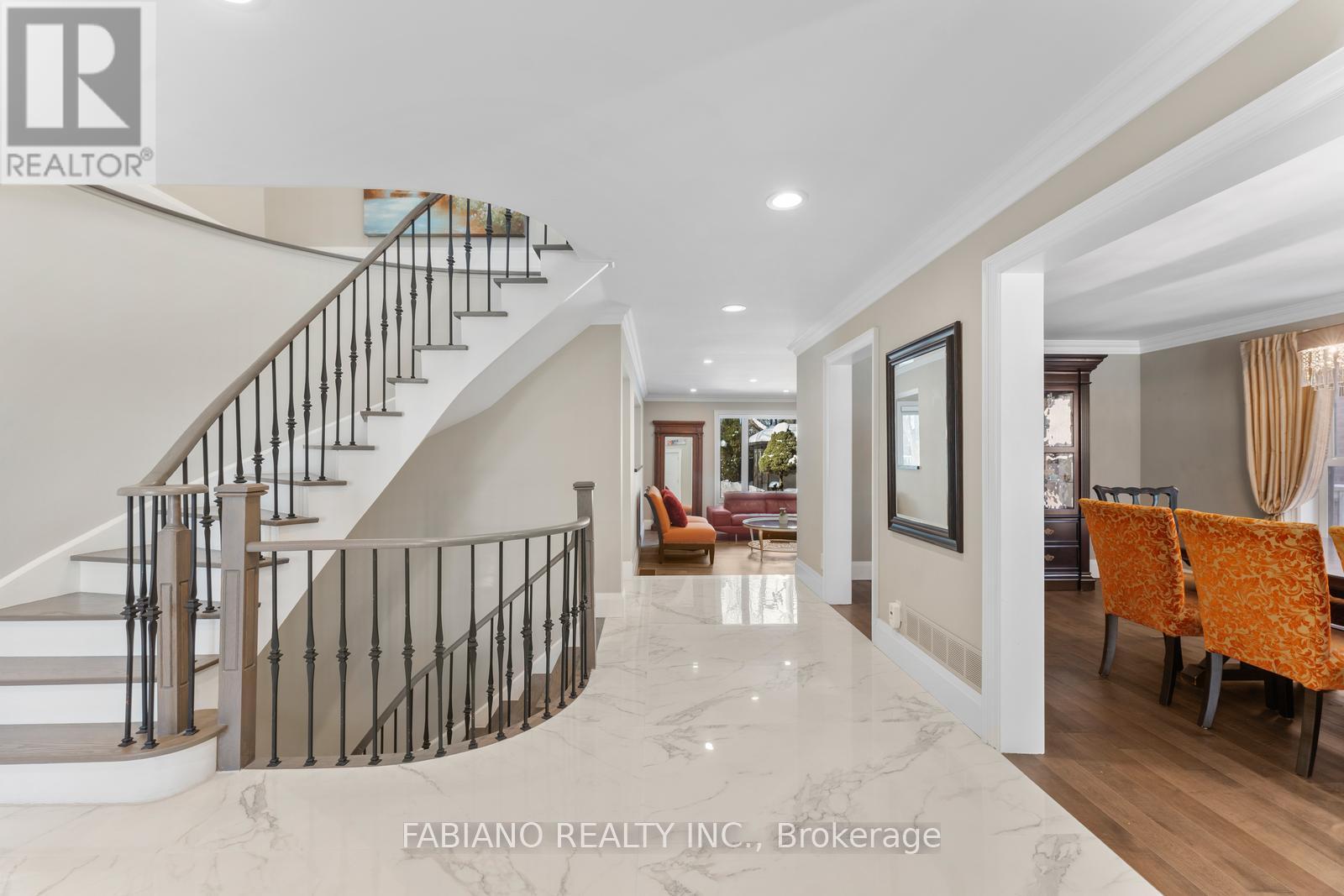 186 Wigwoss Drive, Vaughan, Ontario  L4L 4H2 - Photo 5 - N12114592