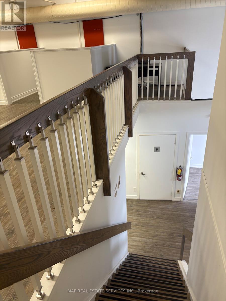 31 - 775 Pacific Road, Oakville, Ontario  L6L 6M4 - Photo 10 - W12186259
