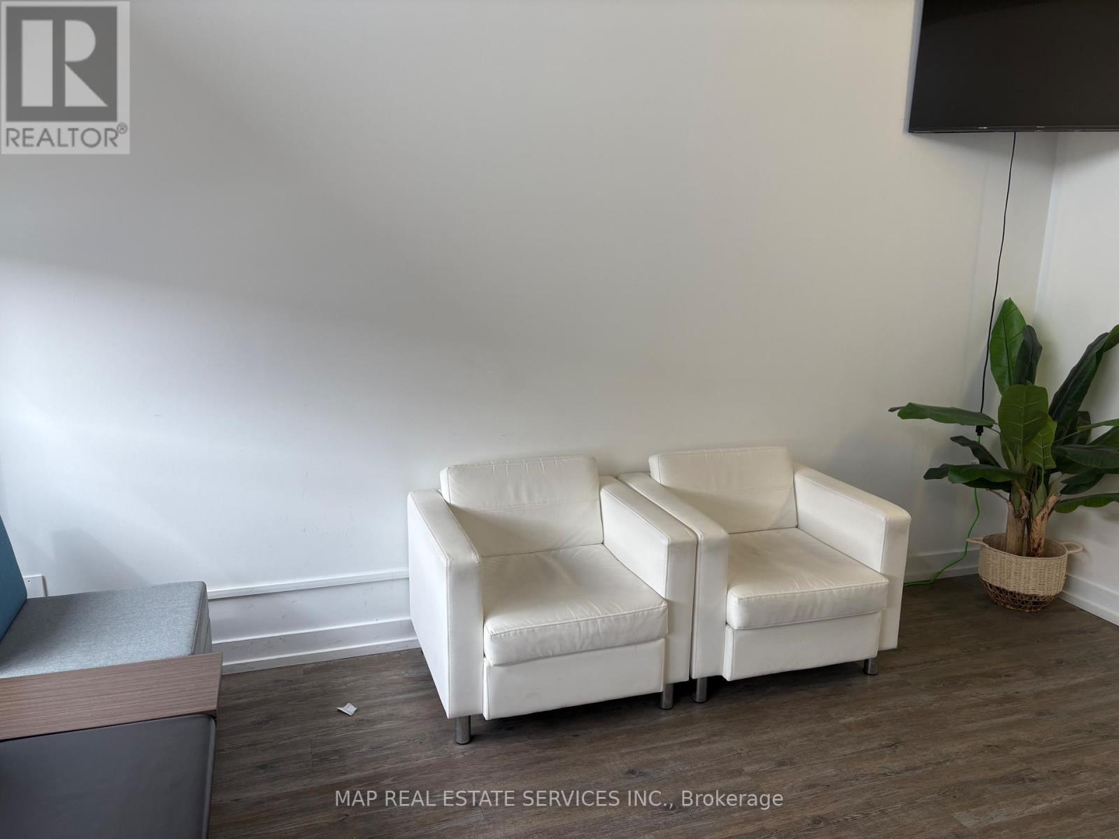 31 - 775 Pacific Road, Oakville, Ontario  L6L 6M4 - Photo 8 - W12186259