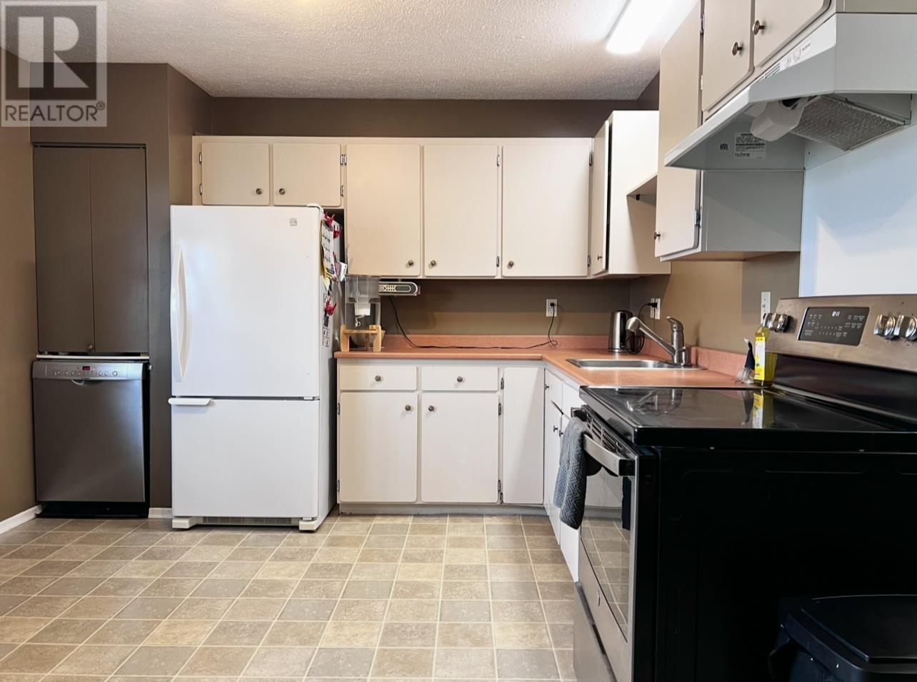19 Carswell Street, Kitimat, British Columbia  V8C 1B2 - Photo 5 - R3009459