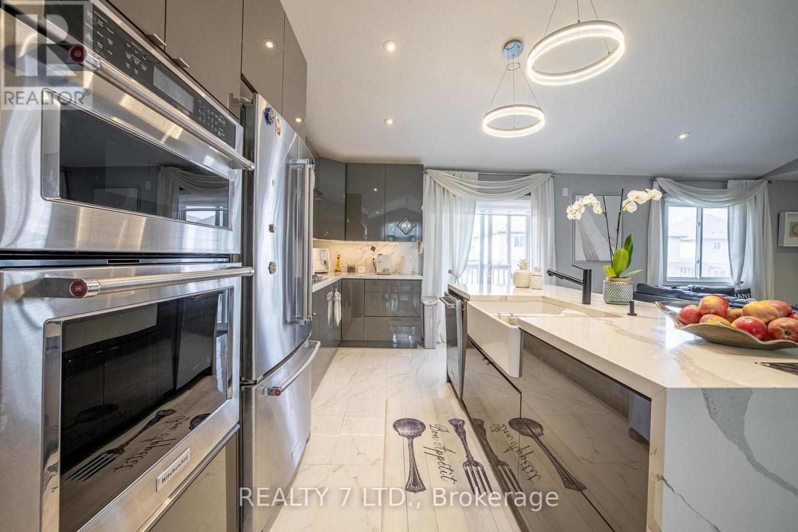 7753 Oldfield Road, Niagara Falls (Oldfield), Ontario  L2G 3J8 - Photo 8 - X12185698