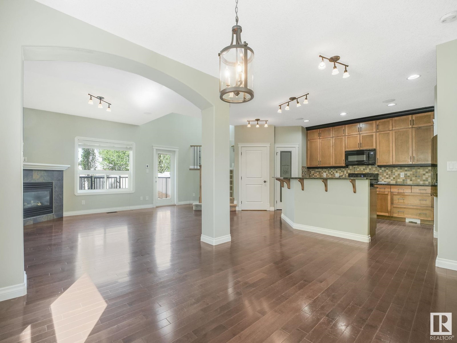 9562 219a St Nw, Edmonton, Alberta  T5T 4A9 - Photo 4 - E4439642