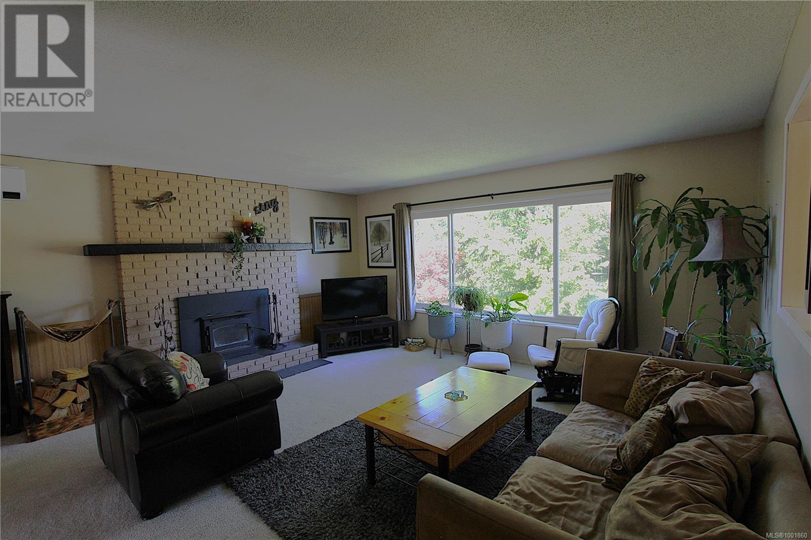 Property at 551 Charstate Dr image 3