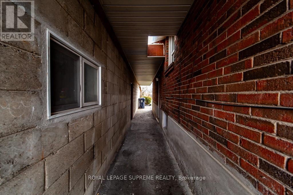 109 Regina Avenue, Toronto, Ontario  M6A 1R5 - Photo 10 - C12077700