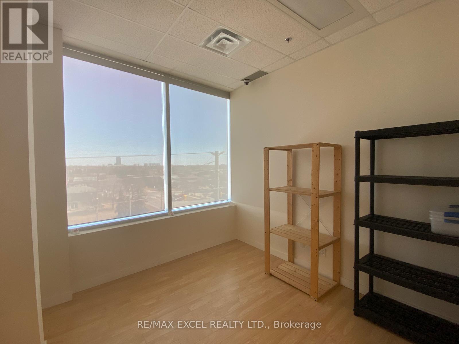 403 - 7130 Warden Avenue, Markham, Ontario  L3R 1S2 - Photo 2 - N12186275