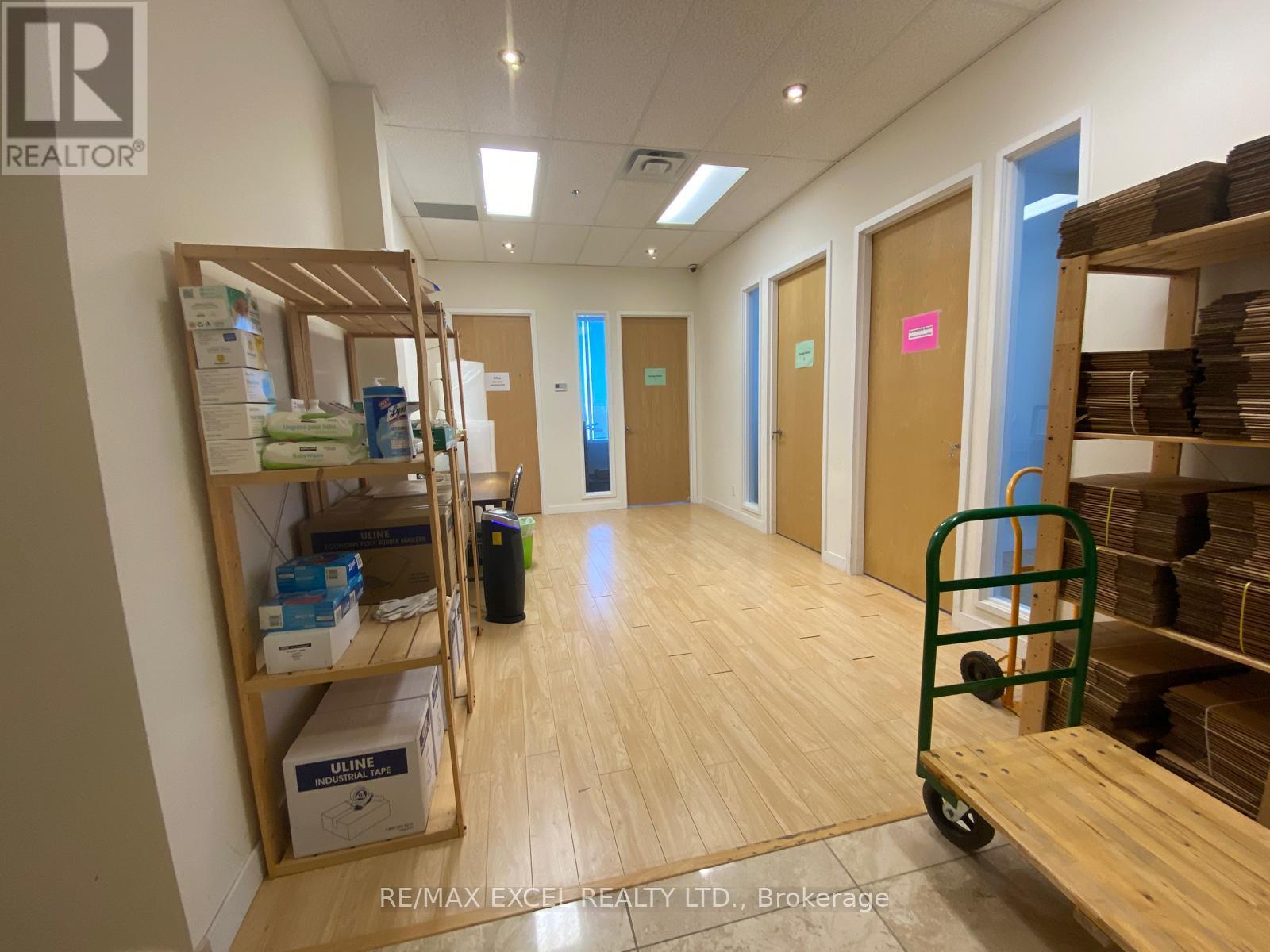 403 - 7130 Warden Avenue, Markham, Ontario  L3R 1S2 - Photo 4 - N12186275