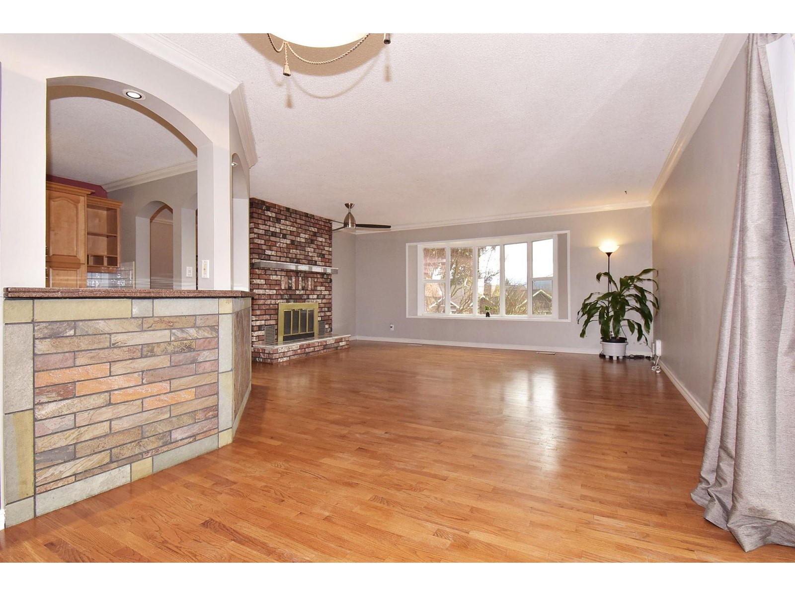 1971 Powell Crescent, Abbotsford, British Columbia  V2S 4B1 - Photo 5 - R3009440