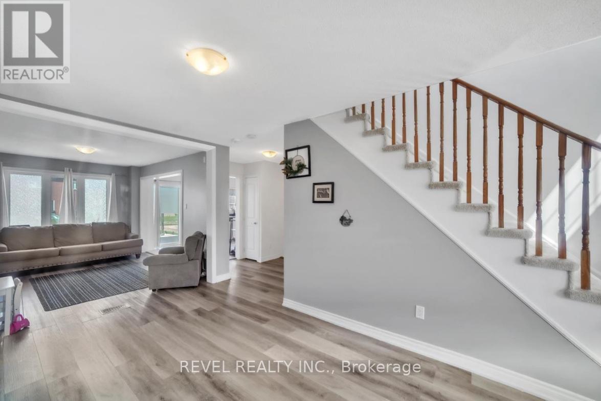 Property at 320 MOODY STREET image 4