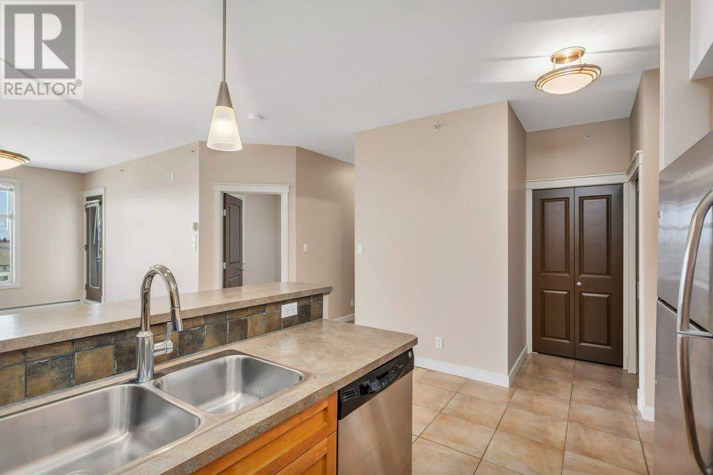 402, 100 Lakeway Boulevard, Sylvan Lake, Alberta  T4S 0A4 - Photo 4 - A2214787