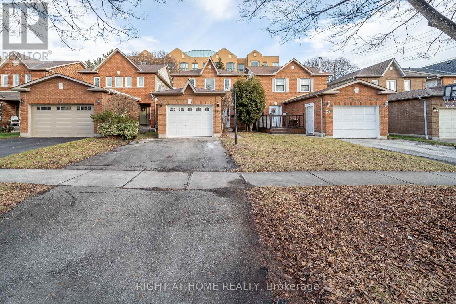 21 Mcbrien Court, Whitby, Ontario  L1R 2C8 - Photo 1 - E12105605