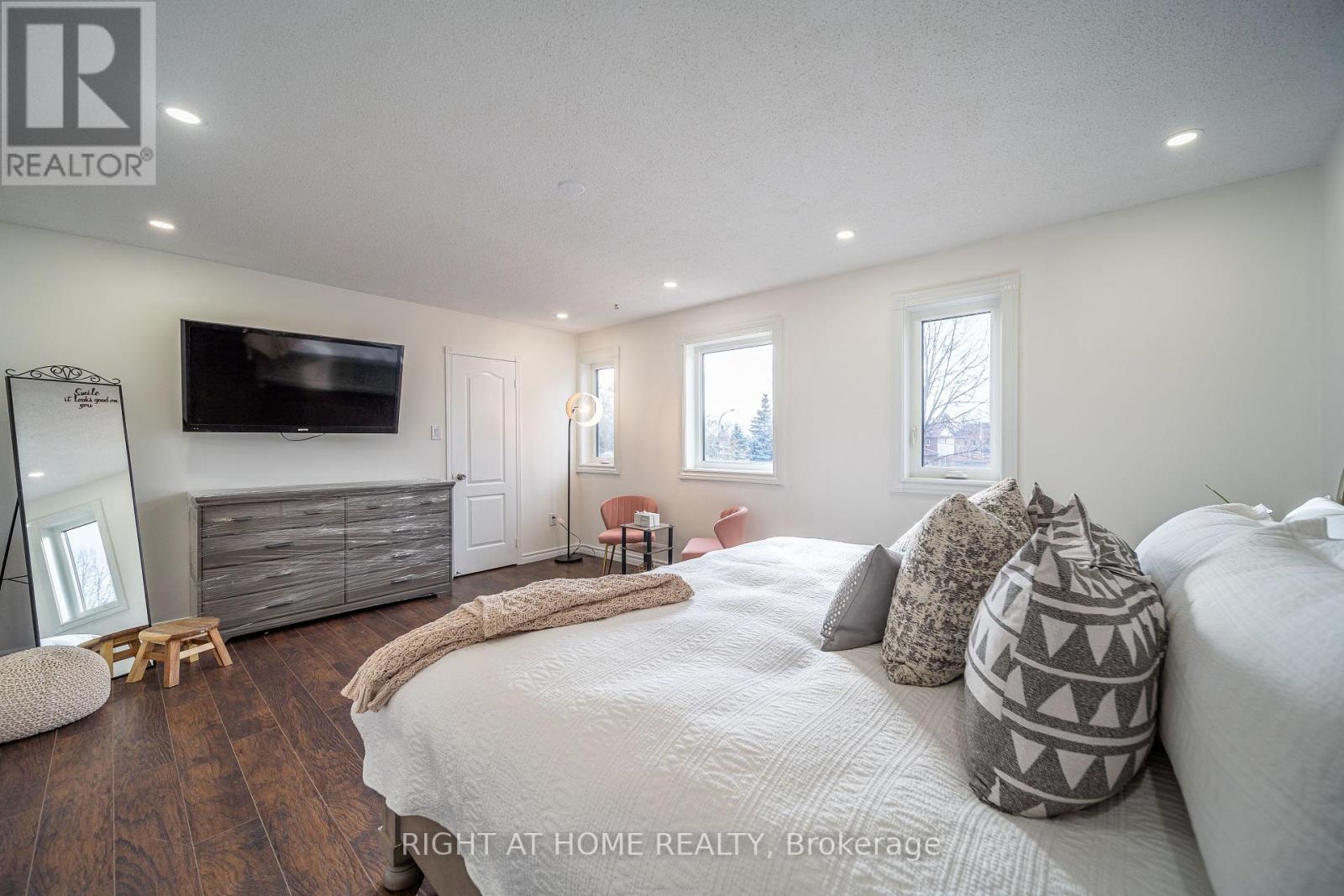 21 Mcbrien Court, Whitby, Ontario  L1R 2C8 - Photo 30 - E12105605