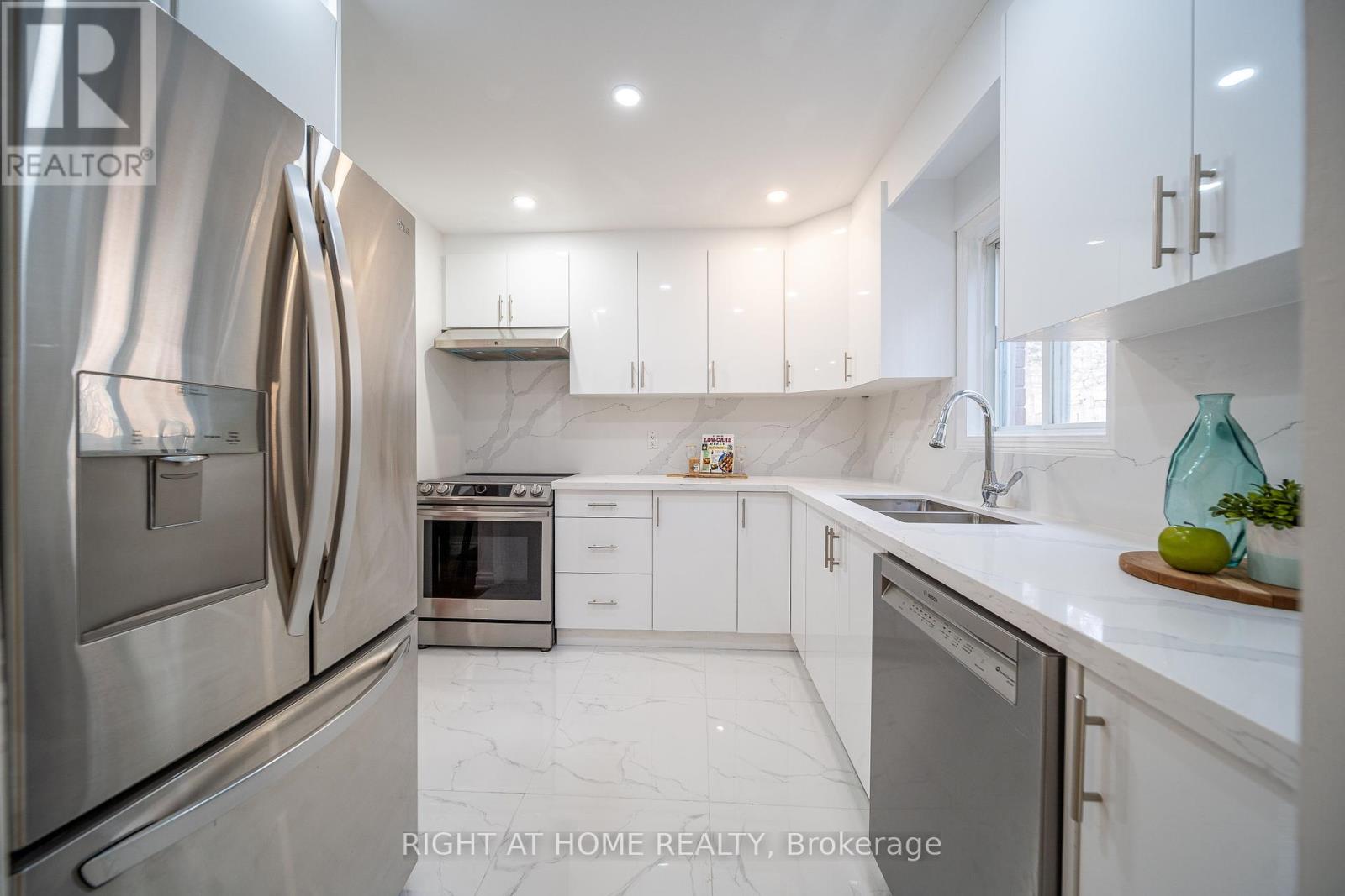 21 Mcbrien Court, Whitby, Ontario  L1R 2C8 - Photo 17 - E12105605