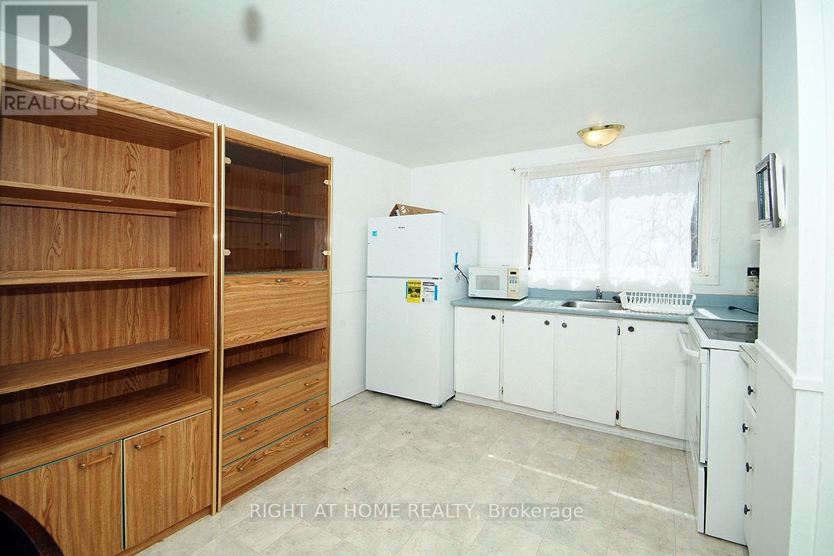 L - 1466 Heatherington Road, Ottawa, Ontario  K1V 6S1 - Photo 4 - X12110198