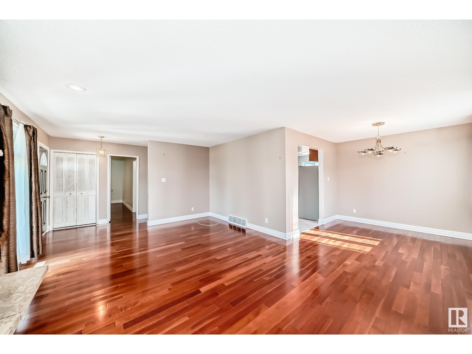 6912 21 Av Nw, Edmonton, Alberta  T6K 2H4 - Photo 12 - E4439649