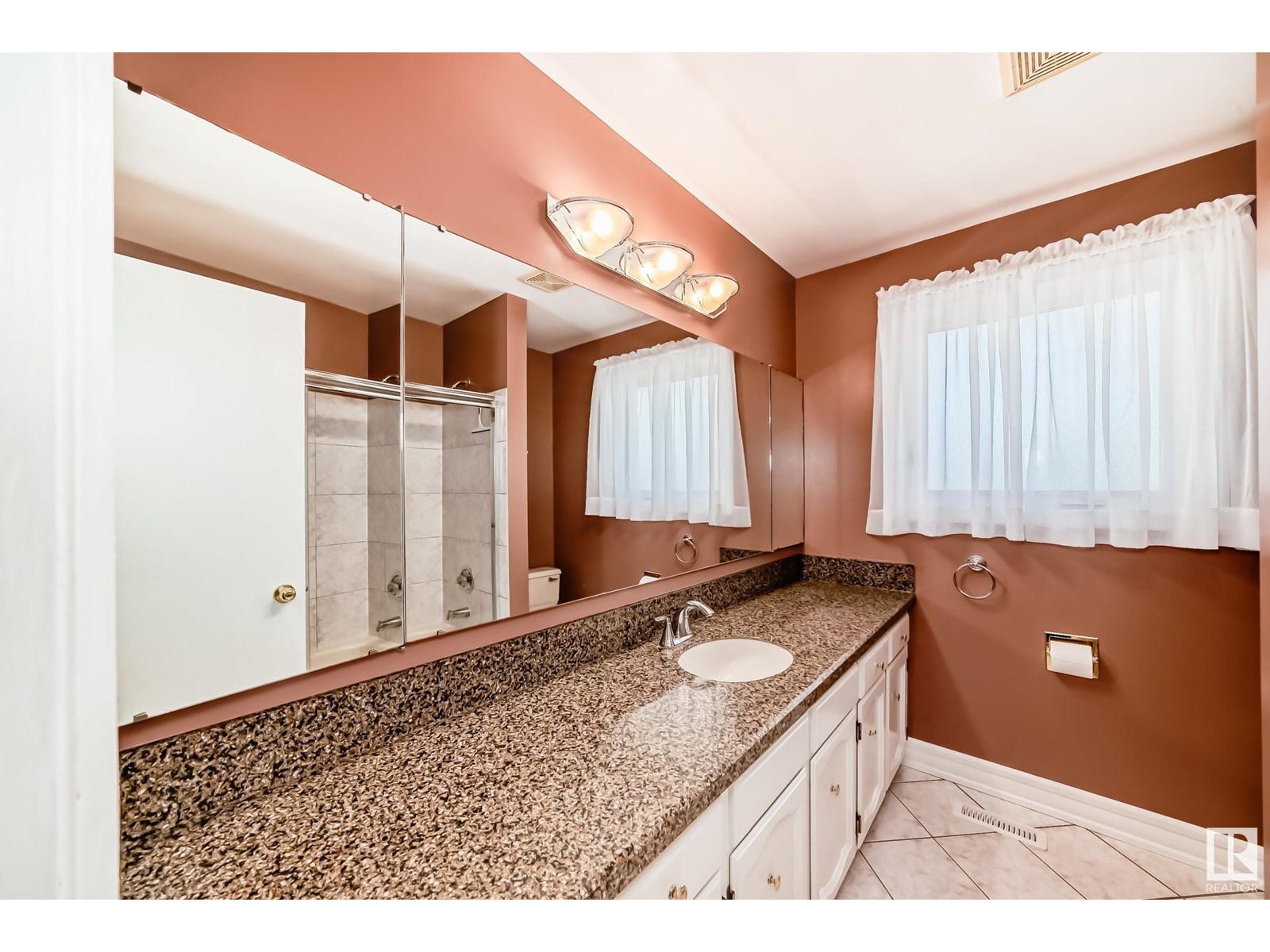 6912 21 Av Nw, Edmonton, Alberta  T6K 2H4 - Photo 26 - E4439649