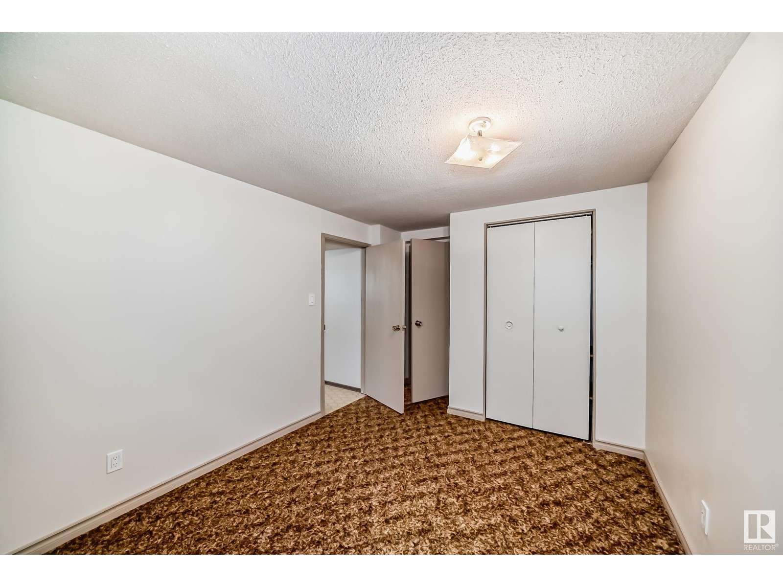 6912 21 Av Nw, Edmonton, Alberta  T6K 2H4 - Photo 43 - E4439649