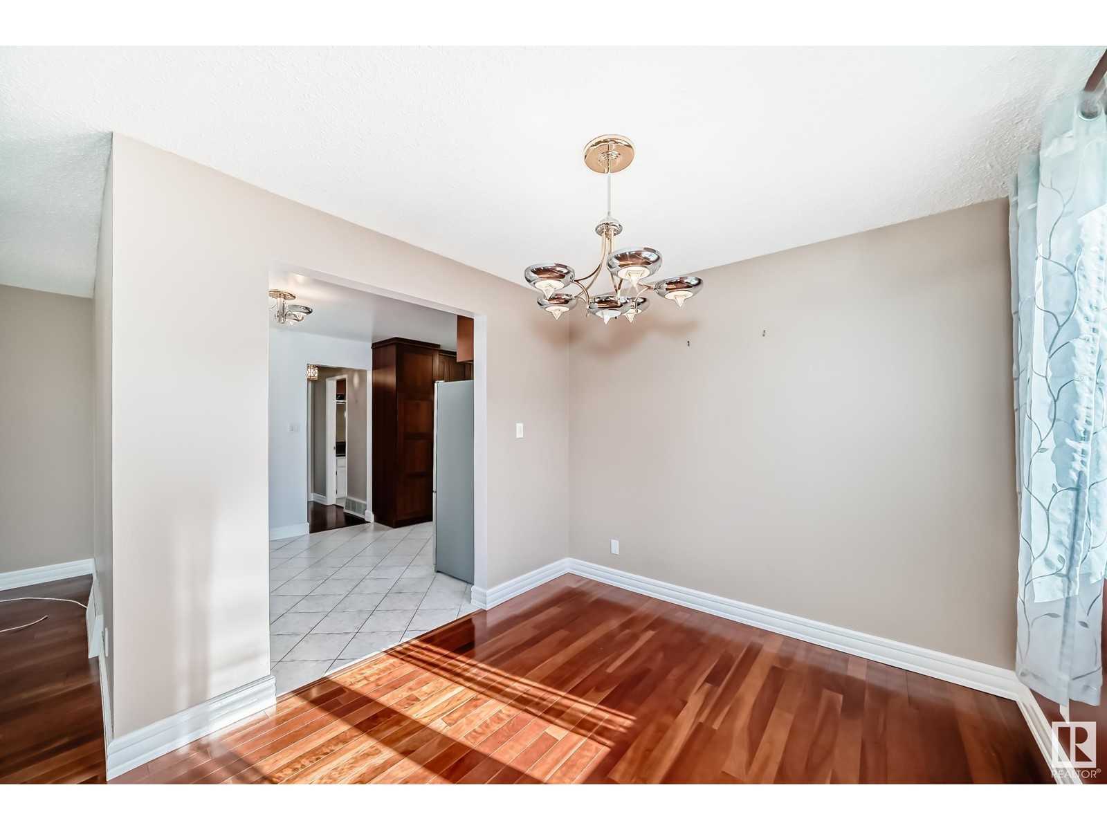 Property at 6912 21 AV NW image 1