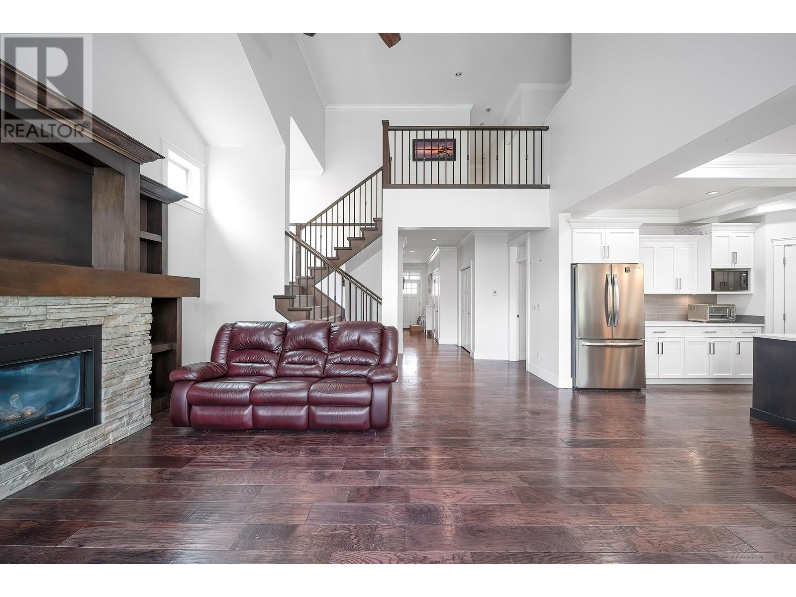 1339 Greenbank Court, Coquitlam, British Columbia  V3E 0K6 - Photo 3 - R3009425