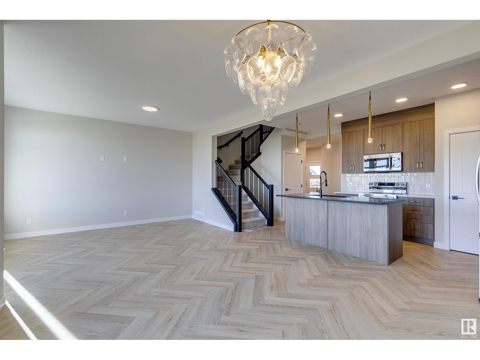 31 Chartres Cl, St. Albert, Alberta  T8T 2C9 - Photo 4 - E4439650