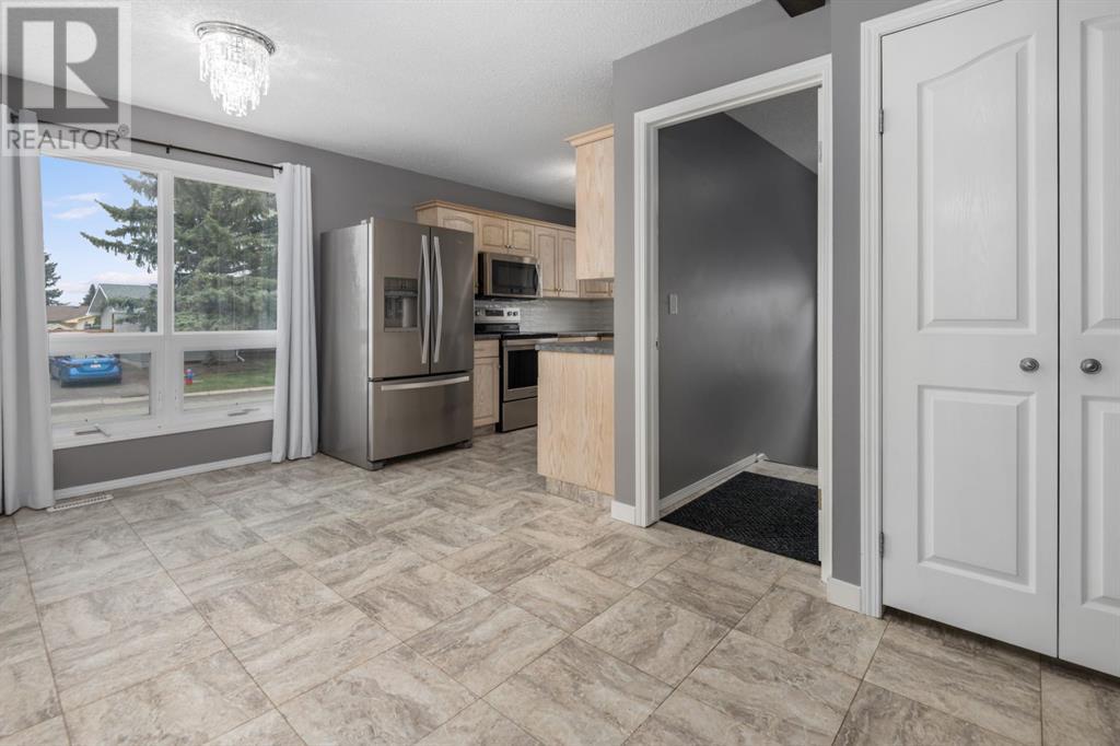 Property at 113 Thorson Crescent image 3