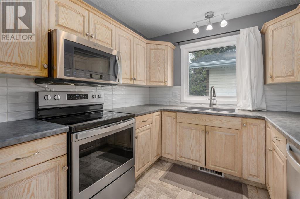 Property at 113 Thorson Crescent image 5