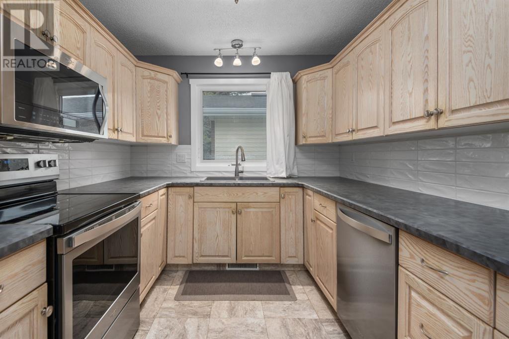 Property at 113 Thorson Crescent image 1