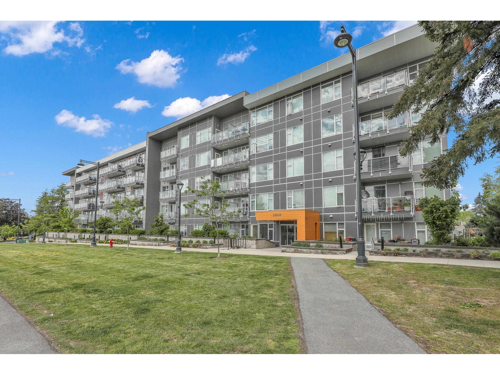 114 10838 WHALLEY BOULEVARD, surrey, British Columbia