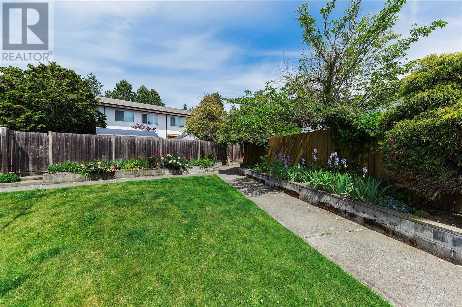 3638 Tillicum Rd, Saanich, British Columbia  V8Z 4H4 - Photo 2 - 1001722