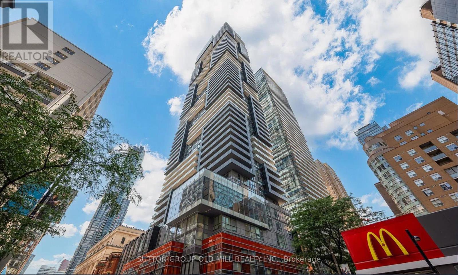 601 - 7 GRENVILLE STREET, Toronto, Ontario