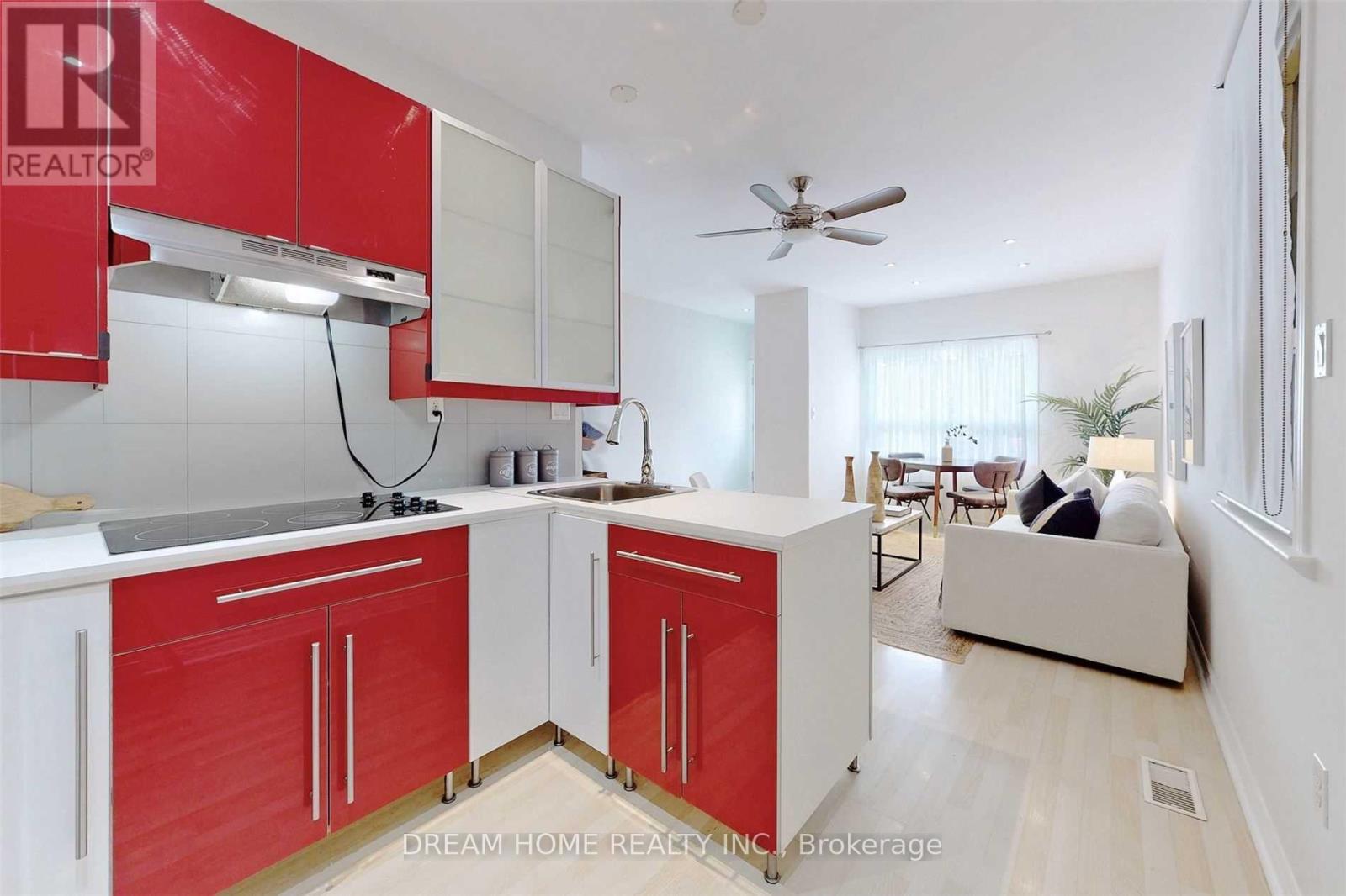 Upper - 53 Lanark Avenue, Toronto (Oakwood Village), Ontario  M6C 2B5 - Photo 10 - C12186302
