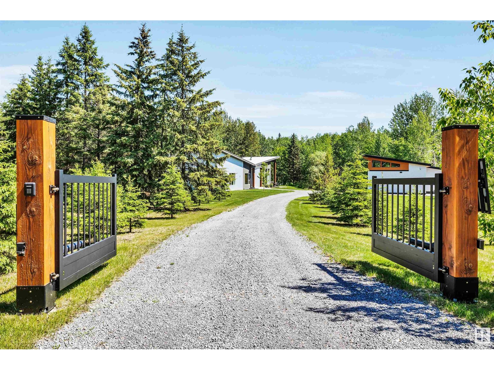 19 27019 Twp Rd 514, Rural Parkland County, Alberta  T7Y 1G6 - Photo 3 - E4439598