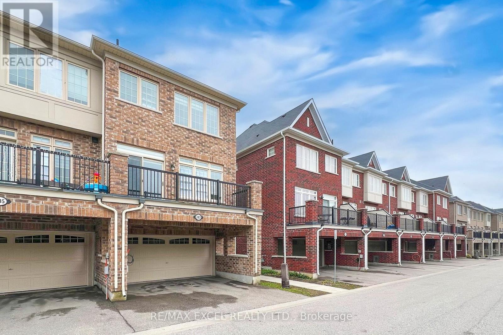 Property at 283 DUNDAS WAY image 3