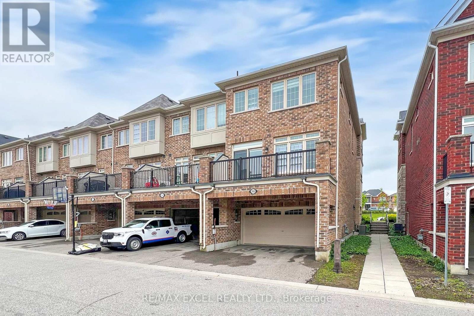 Property at 283 DUNDAS WAY image 4