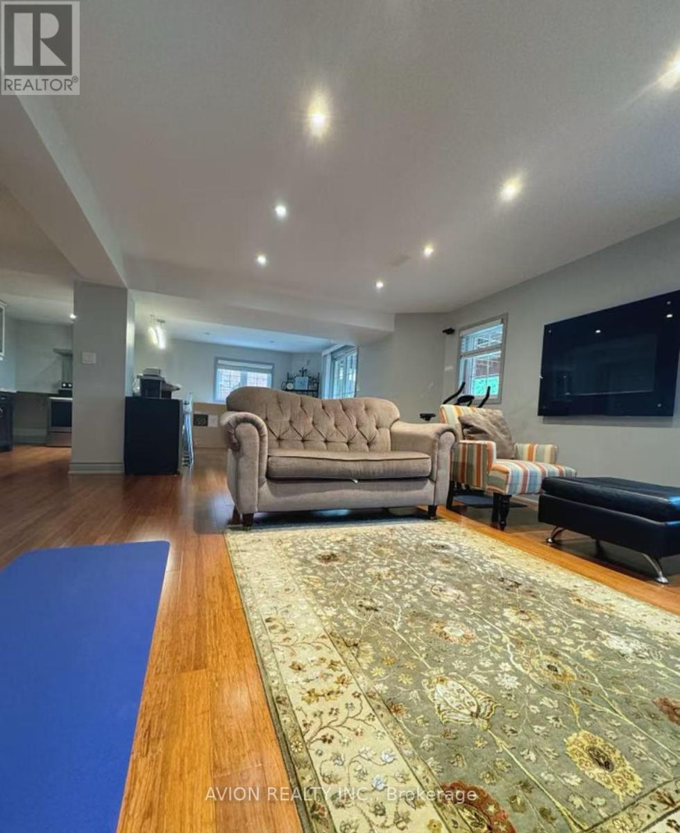 Lower 5 Richvalley Crescent, Richmond Hill (Jefferson), Ontario  L4E 4C8 - Photo 3 - N12186310