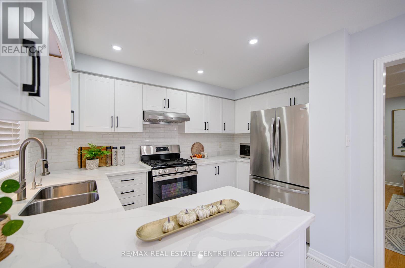 1793 Creek Way N, Burlington, Ontario  L7L 6R1 - Photo 21 - W12186305