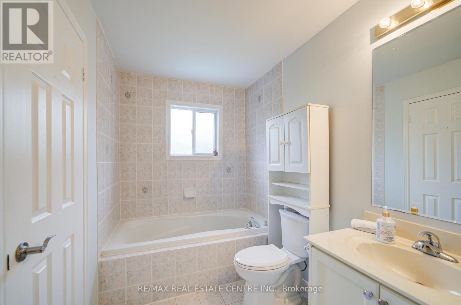 1793 Creek Way N, Burlington, Ontario  L7L 6R1 - Photo 30 - W12186305