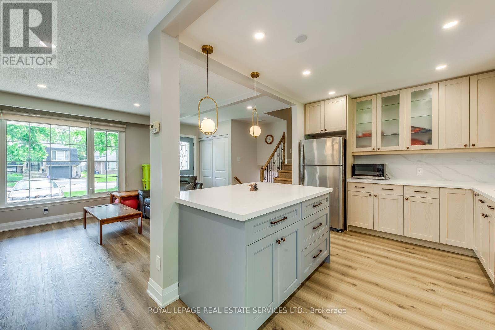 69 Culham Street, Oakville, Ontario  L6H 1G3 - Photo 12 - W12185295