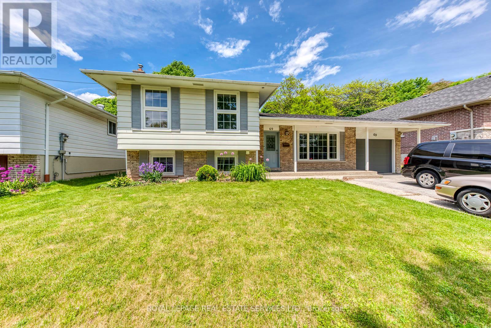 69 Culham Street, Oakville, Ontario  L6H 1G3 - Photo 2 - W12185295