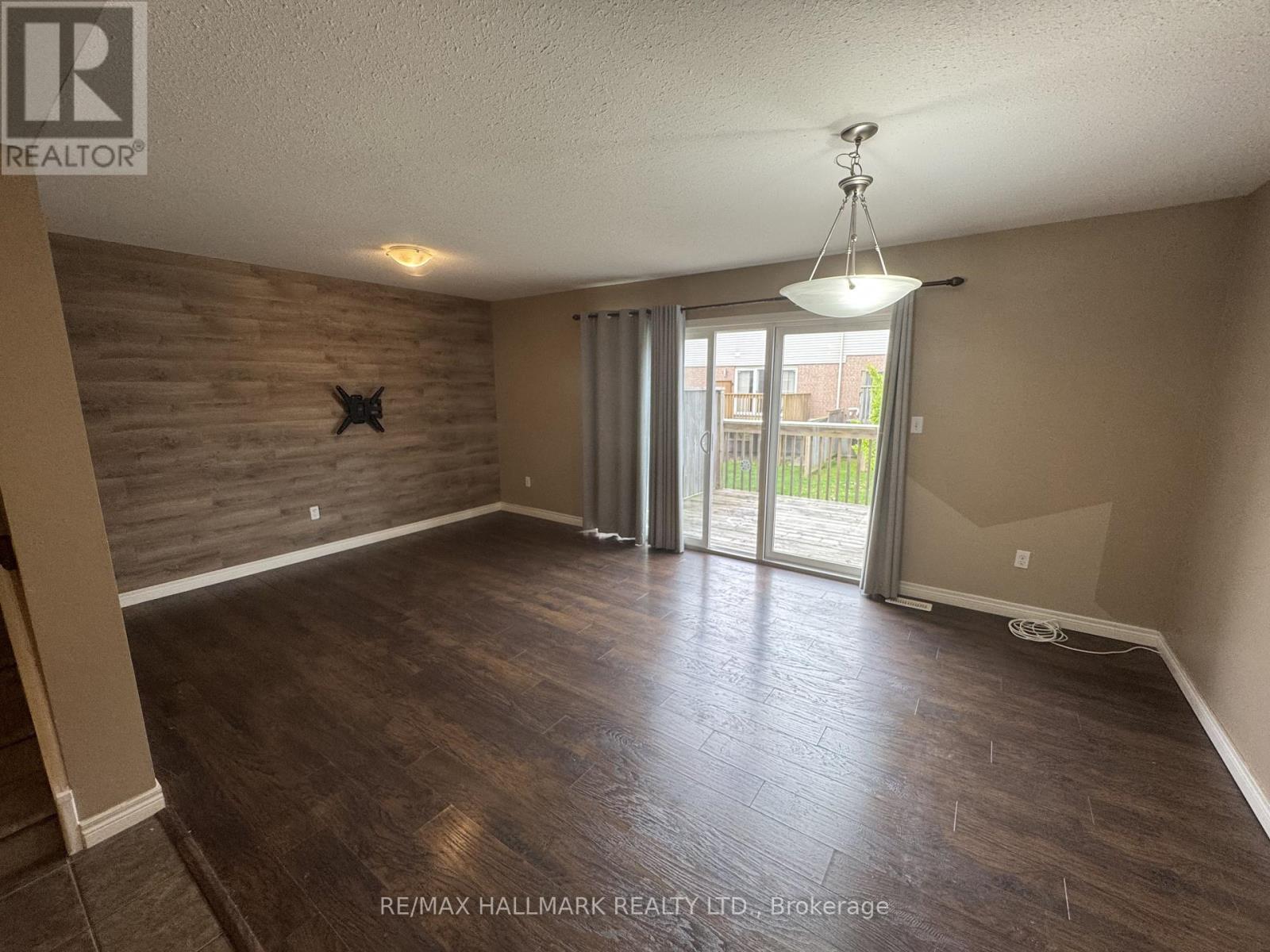 Property at 18 - 361 ARKELL ROAD image 2
