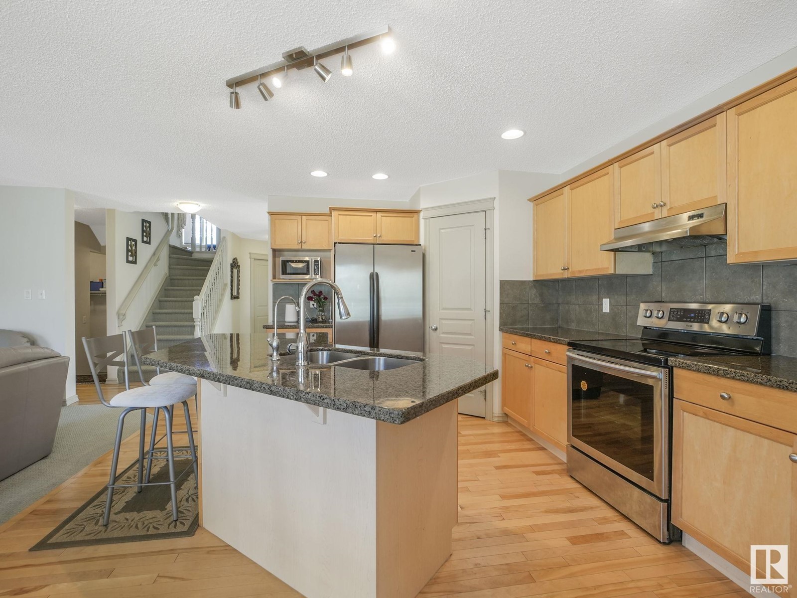 3304 23 St Nw, Edmonton, Alberta  T6T 0A7 - Photo 5 - E4435324