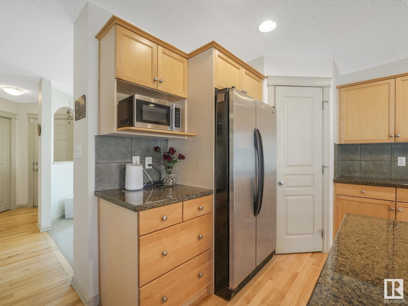3304 23 St Nw, Edmonton, Alberta  T6T 0A7 - Photo 8 - E4435324