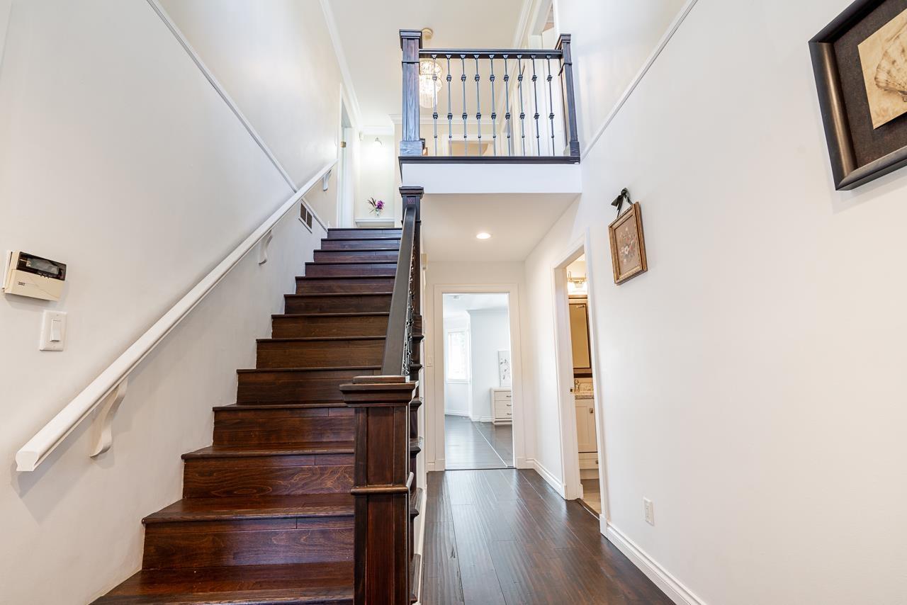 19188 60b Avenue, Surrey, British Columbia  V3S 7T8 - Photo 4 - R2993605